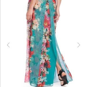 Guess by Marciano Maxi with flow skirt